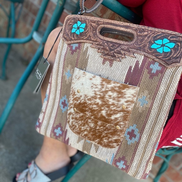 Purse - Picture 2 of 2